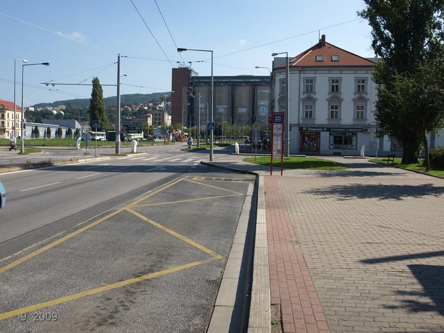 Autobus. zastavka