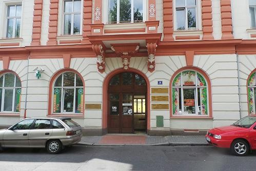 Zdravotní středisko + lékárna