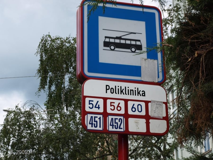 Zastávka Poliklinika (z centra)