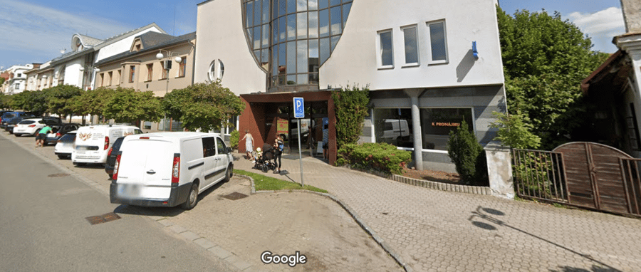 Parkoviště Komenské ul. Nové Město nad Metují