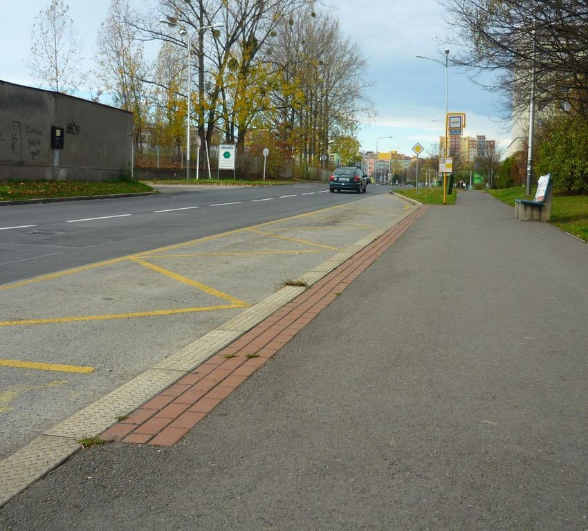 Autobusová zastávka MHD Garáže Poruba