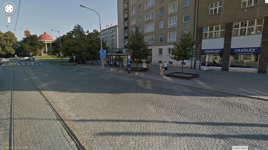 autobusová zastávka Náměstí Hrdinů