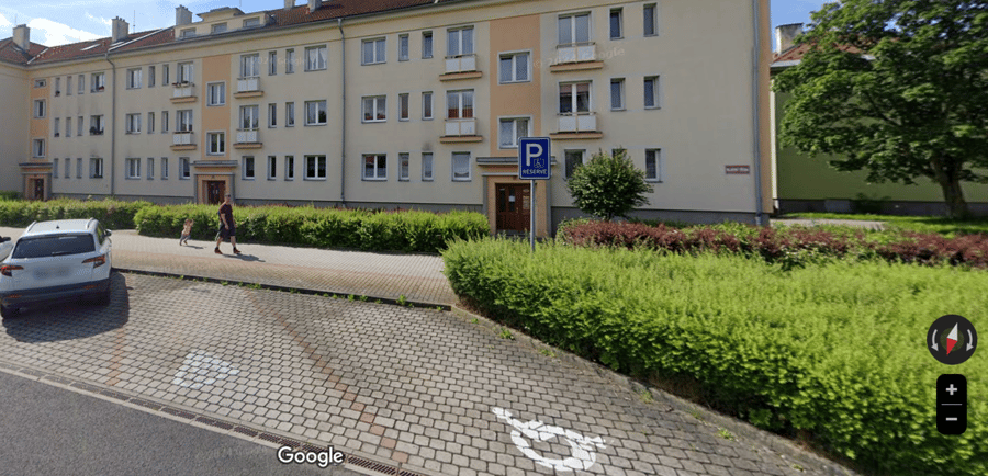 Parkoviště Hlavní třída, Ostrov 