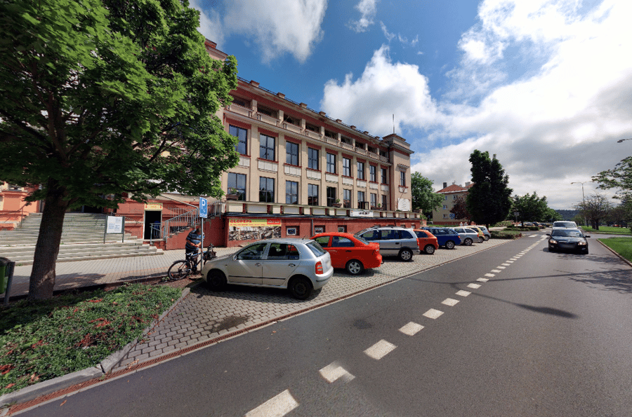 Parkoviště Hlavní třída, Ostrov 