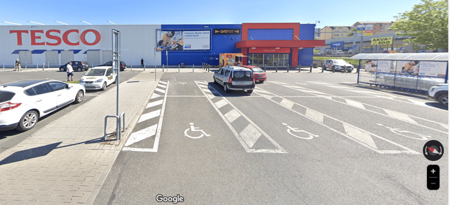 Obchodní dům Tesco - Cheb