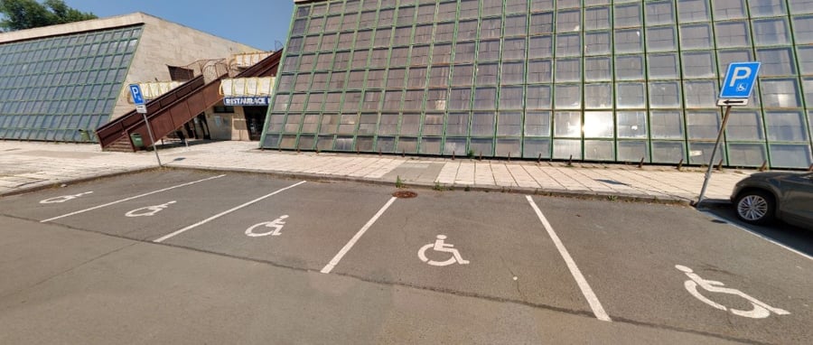 Parkoviště ul. Boženy Němcové, Čeká Lípa
