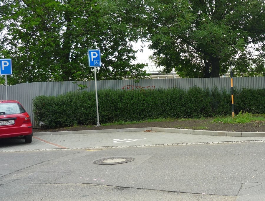 Parkoviště Hrušovická ul. Ostrava