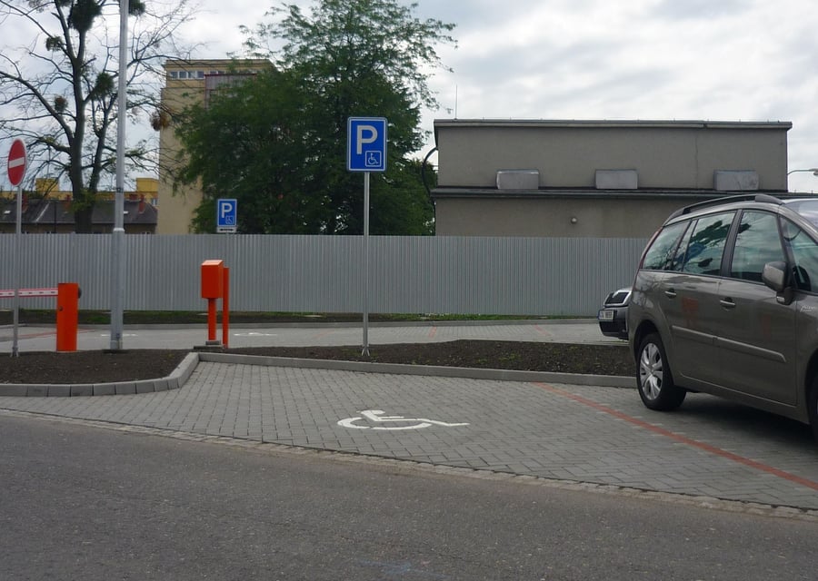 Parkoviště Hrušovická ul. Ostrava