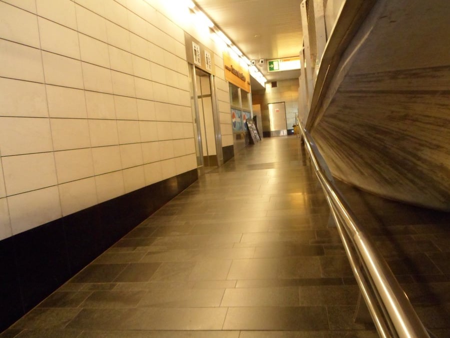 WC v metru C, Střížkov