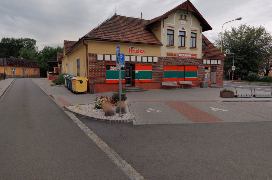 Parkoviště nám. Mezi Šenky, Slavičín 