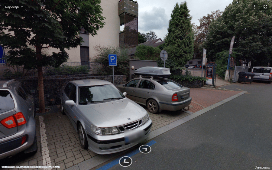 Parkoviště V Mezihoří, Praha 8 