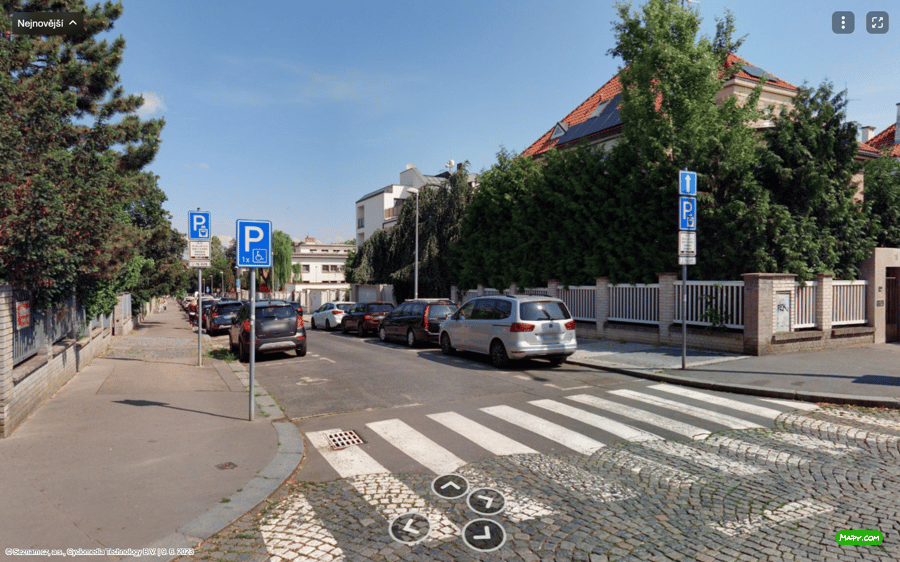 Parkoviště Ch. de Gaulla, Praha 6