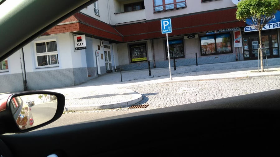 3x Vyhrazené parkovací místo