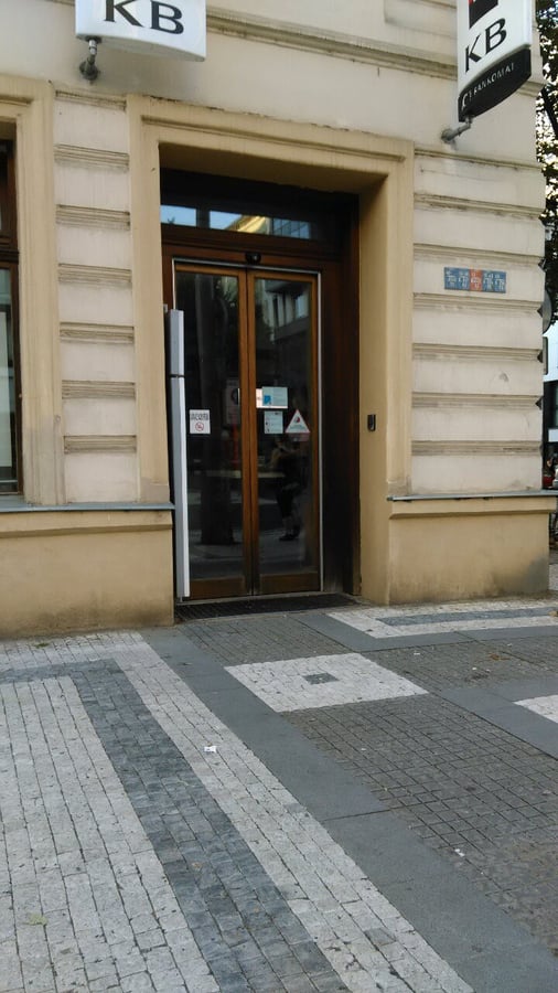 Komerční banka+ bankomat