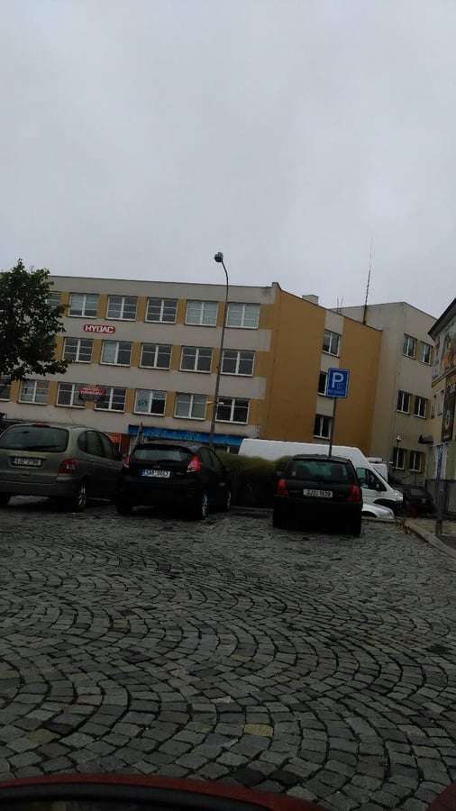3x vyhrazené parkovací stání