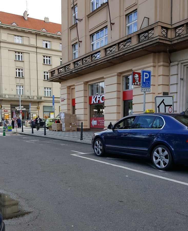2x vyhrazená parkovací místa