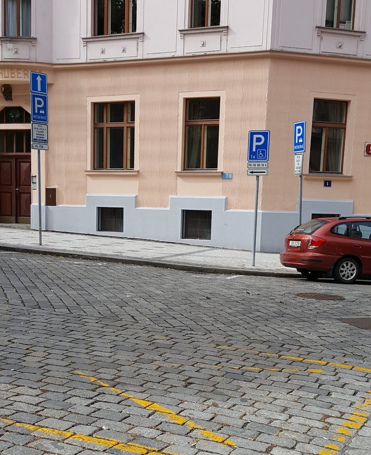 Vyhrazené parkovací místo