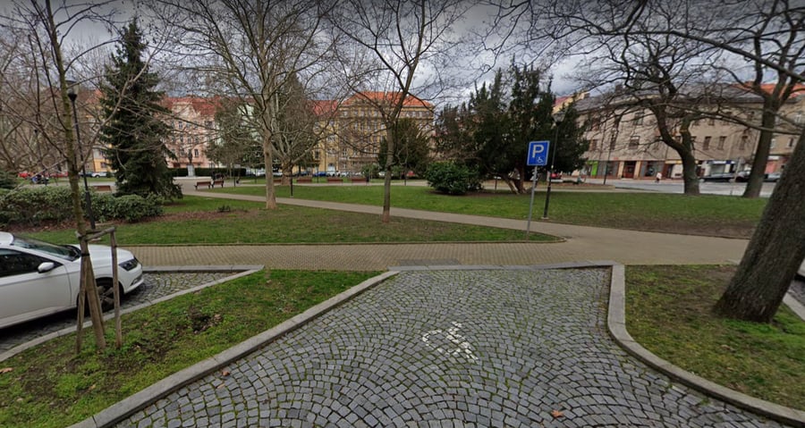 Bezbariérové parkovací místo