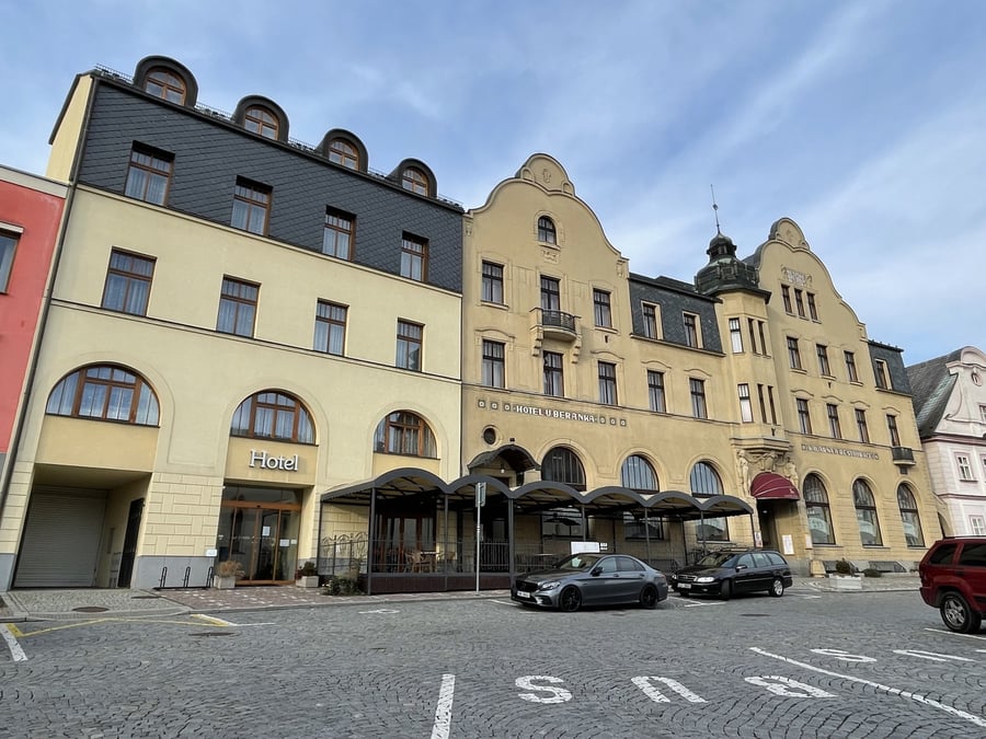 Hotel, restaurace a divadlo U Beránka - Náchod