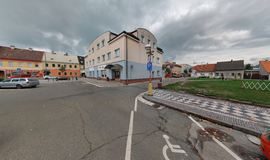 Parkoviště Husovo nám., Česká Skalice