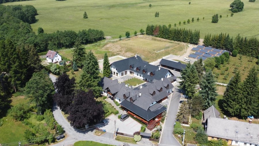HOLZBERG – UBYTOVÁNÍ, RESTAURACE, WELLNESS