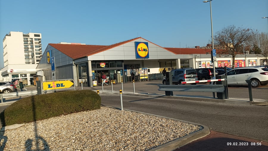 LIDL (Bratislava-Petržalka, ul.Jirásková)