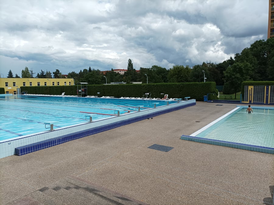Bazén a koupaliště Slovany
