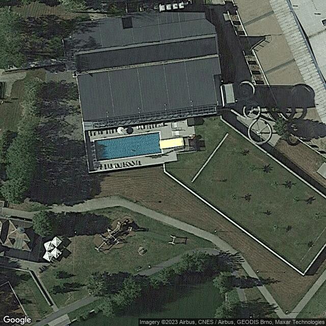 Plavecký areál AQUAcentrum