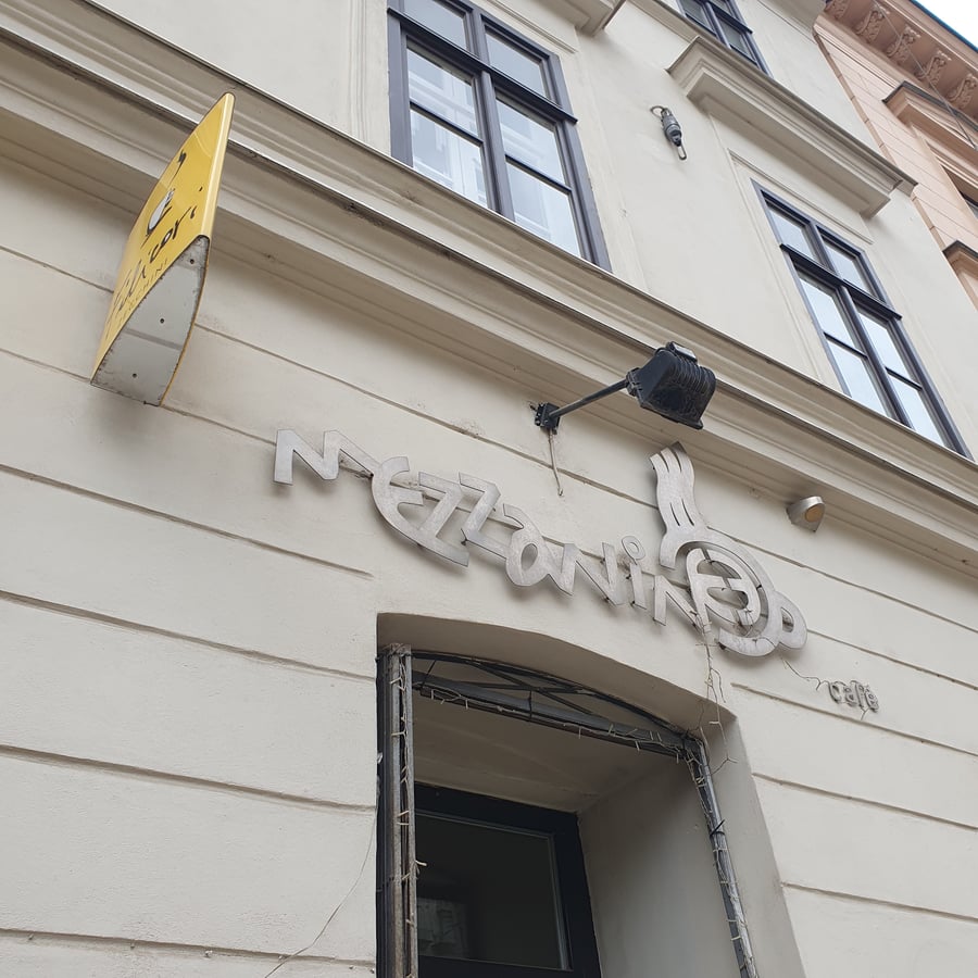 Café Mezzanine
