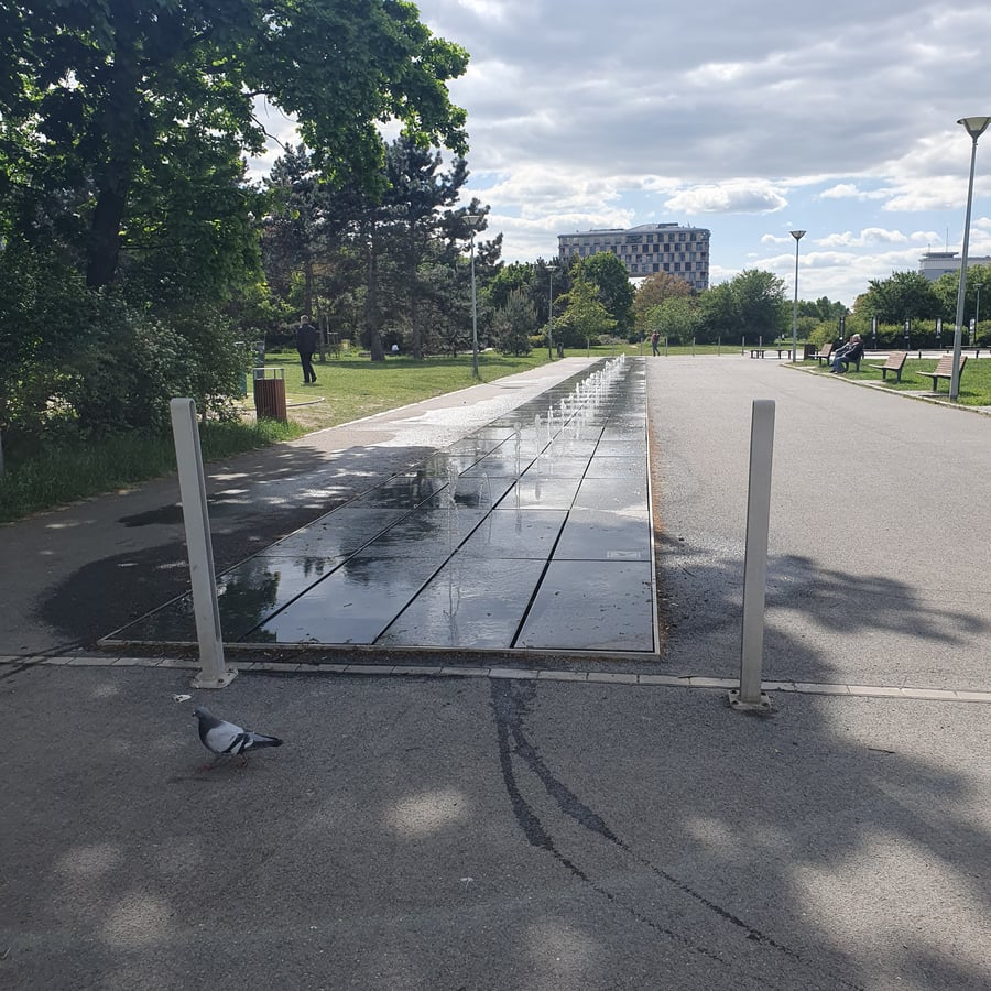 Fontána s hravými vodotrysky Arkády Pankrác (Centrální park)