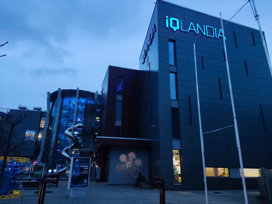 iQLANDIA