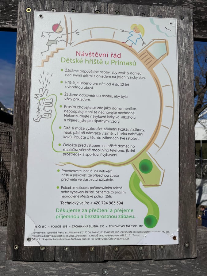Dětské hřištĕ, Výstavištĕ
