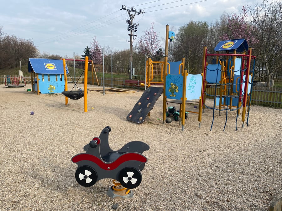 Rákosníčkovo dětské hřiště