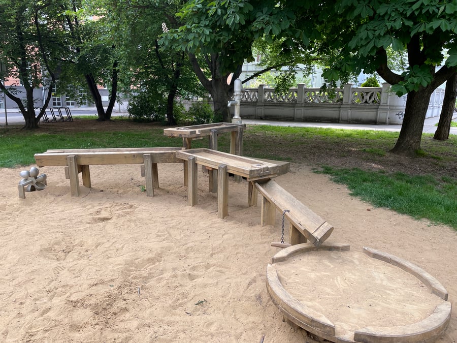 Dětské hřiště za Slezankou