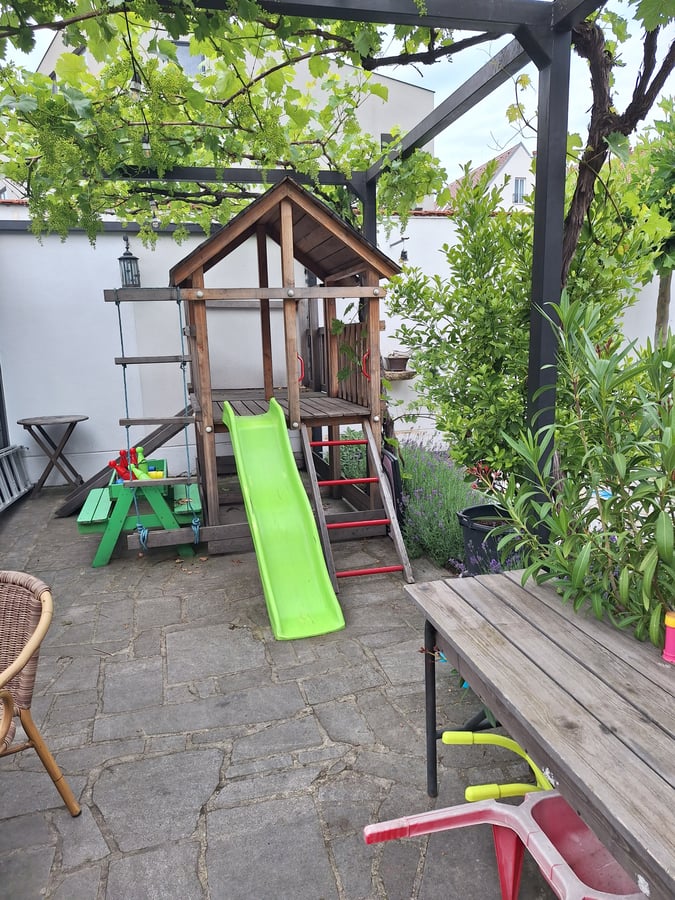 Hotel Bonsai/Vinárna pod lípou