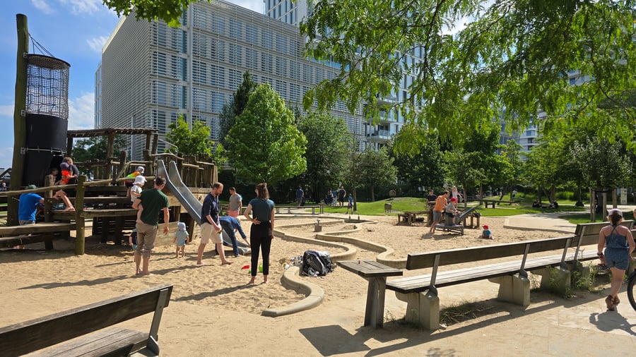 Mega spielplatz 