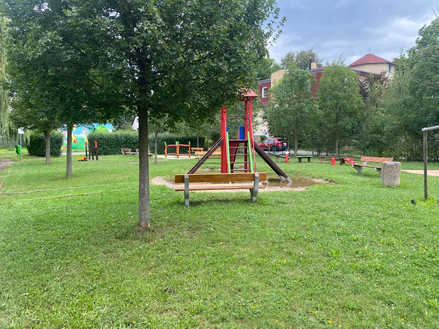 Dětské a sportovní hřiště u rybníka Blatov