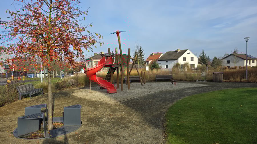 Dětské hřiště pod květinou