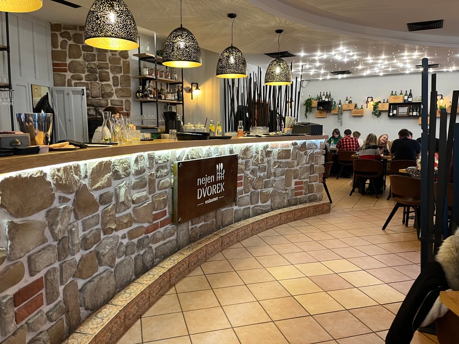 Restaurace Nejen Dvorek, Pardubice