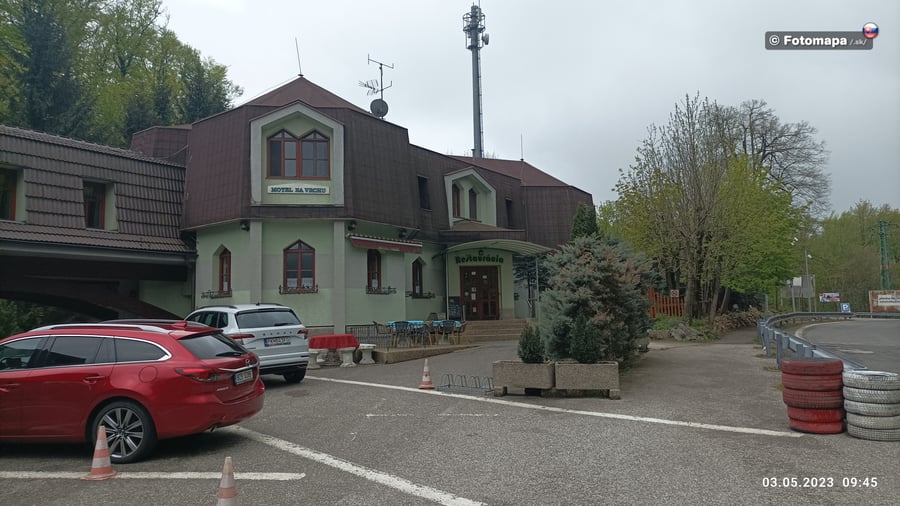 Reštaurácia/Motel NA VRCHU - PEZINSKÁ BABA.