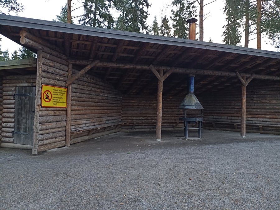 Mustasaaren urheilupuisto, grillipaikka