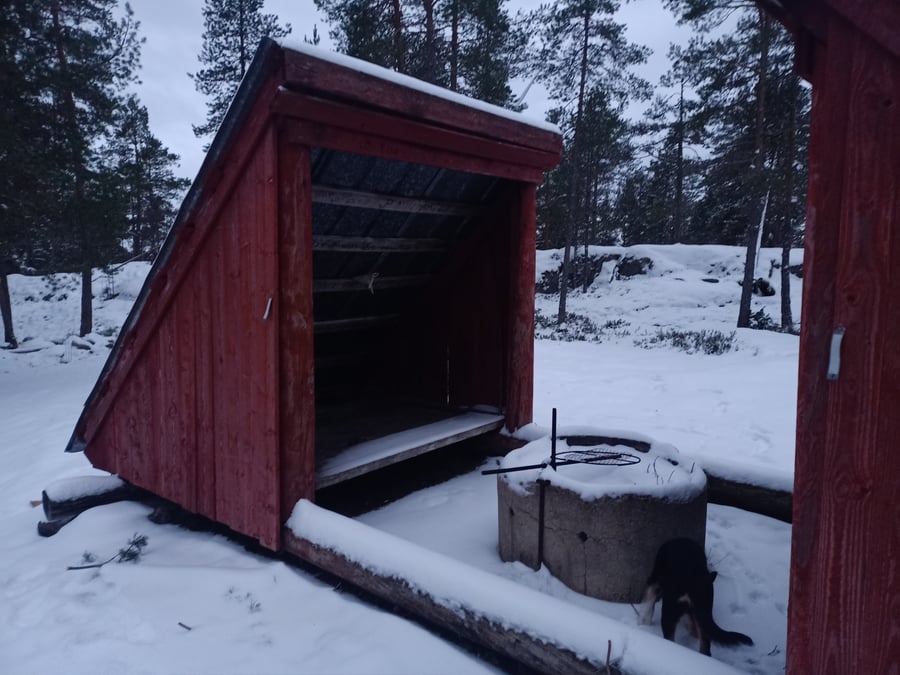 Merkkikallio laavu