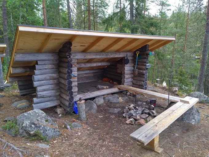 Vuorilammen laavu