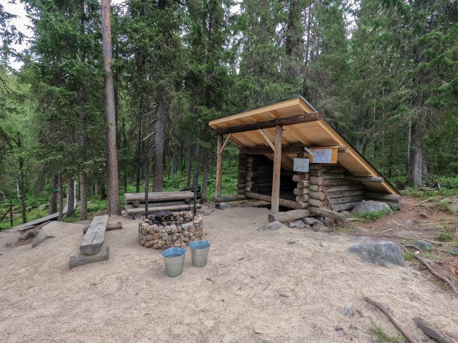 Komulankönkään laavu