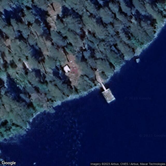 Metsämuseon laavu ja nuotiopaikka