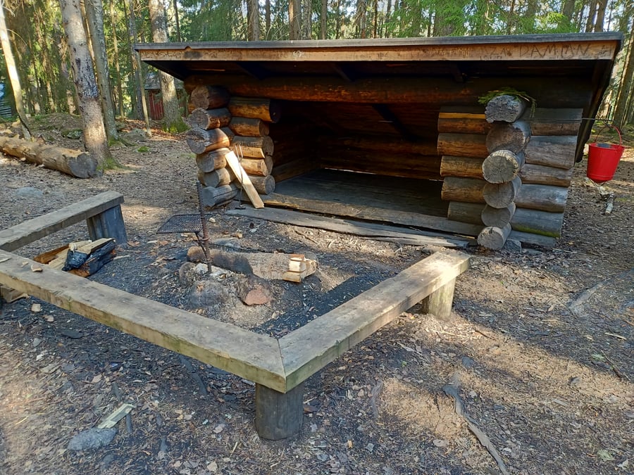 Holma-Saarijärven laavu