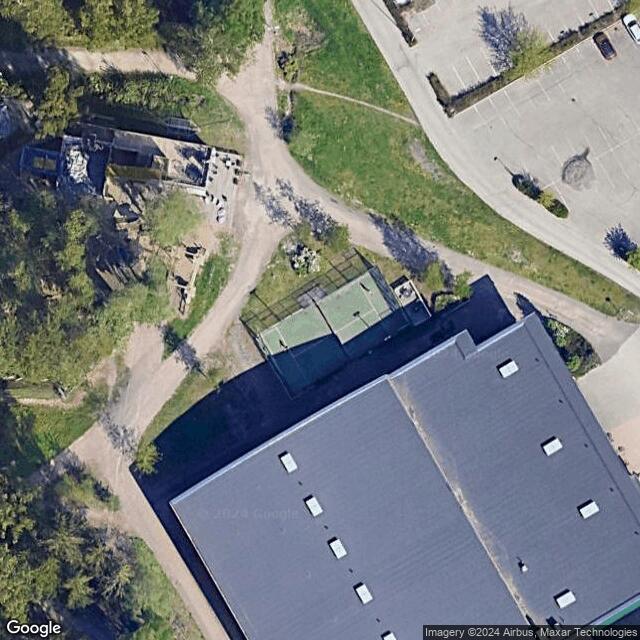 Talihalli / Padelkenttä