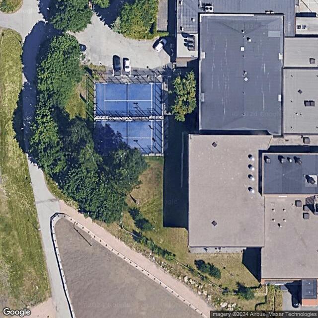 Urheiluhallit Vuosaari / Vuosaaren Urheilutalo / Padelkentät