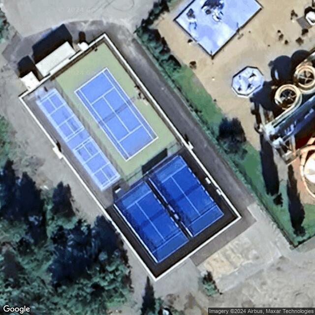 Vaasa Sportparkin katetut padelkentät