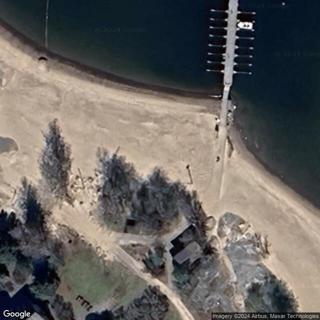 Pihlajasaaren uimaranta / Beachvolleykenttä